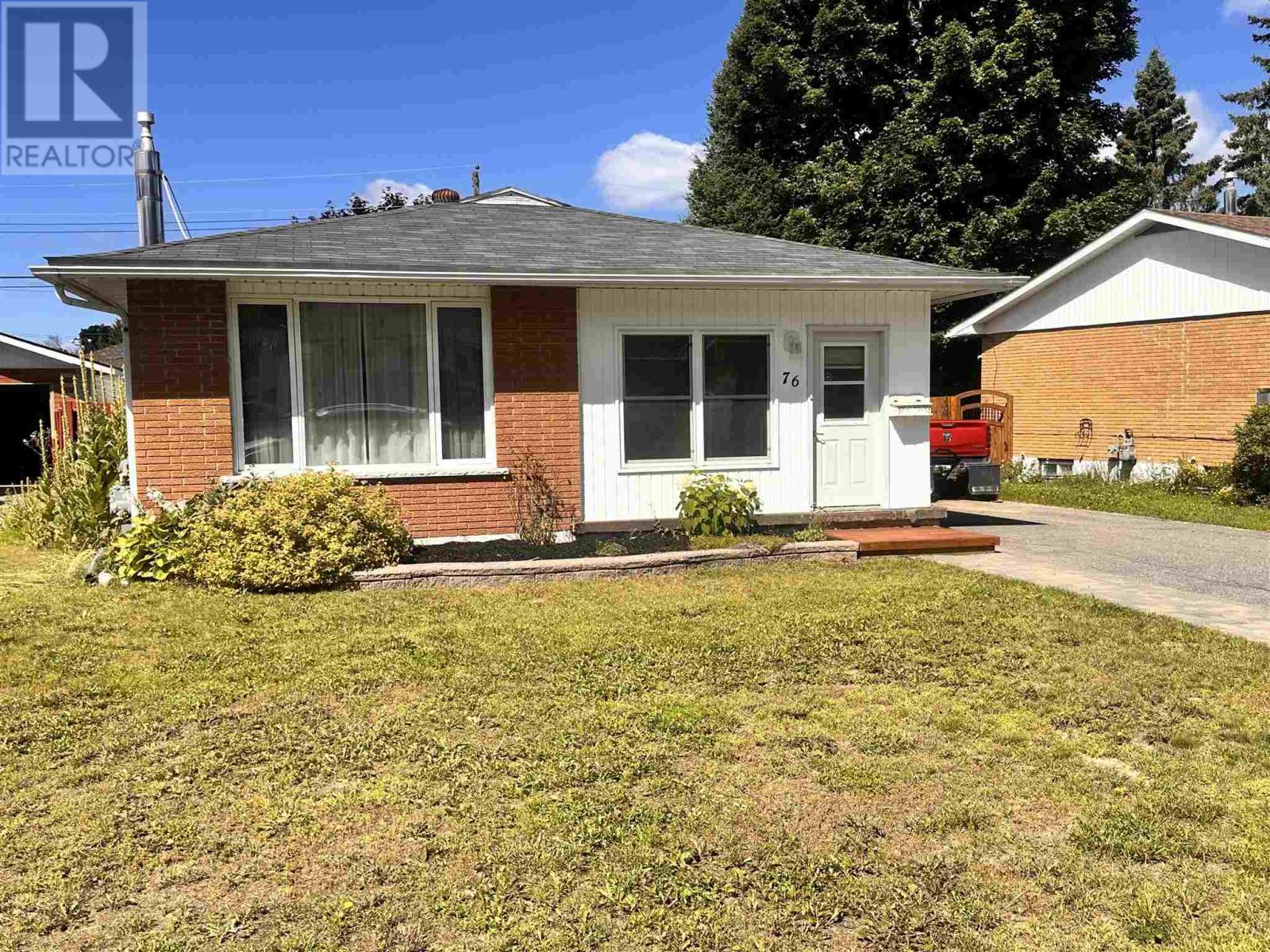 












76 Mississauga AVE

,
Elliot Lake,




Ontario
P5A2K5

