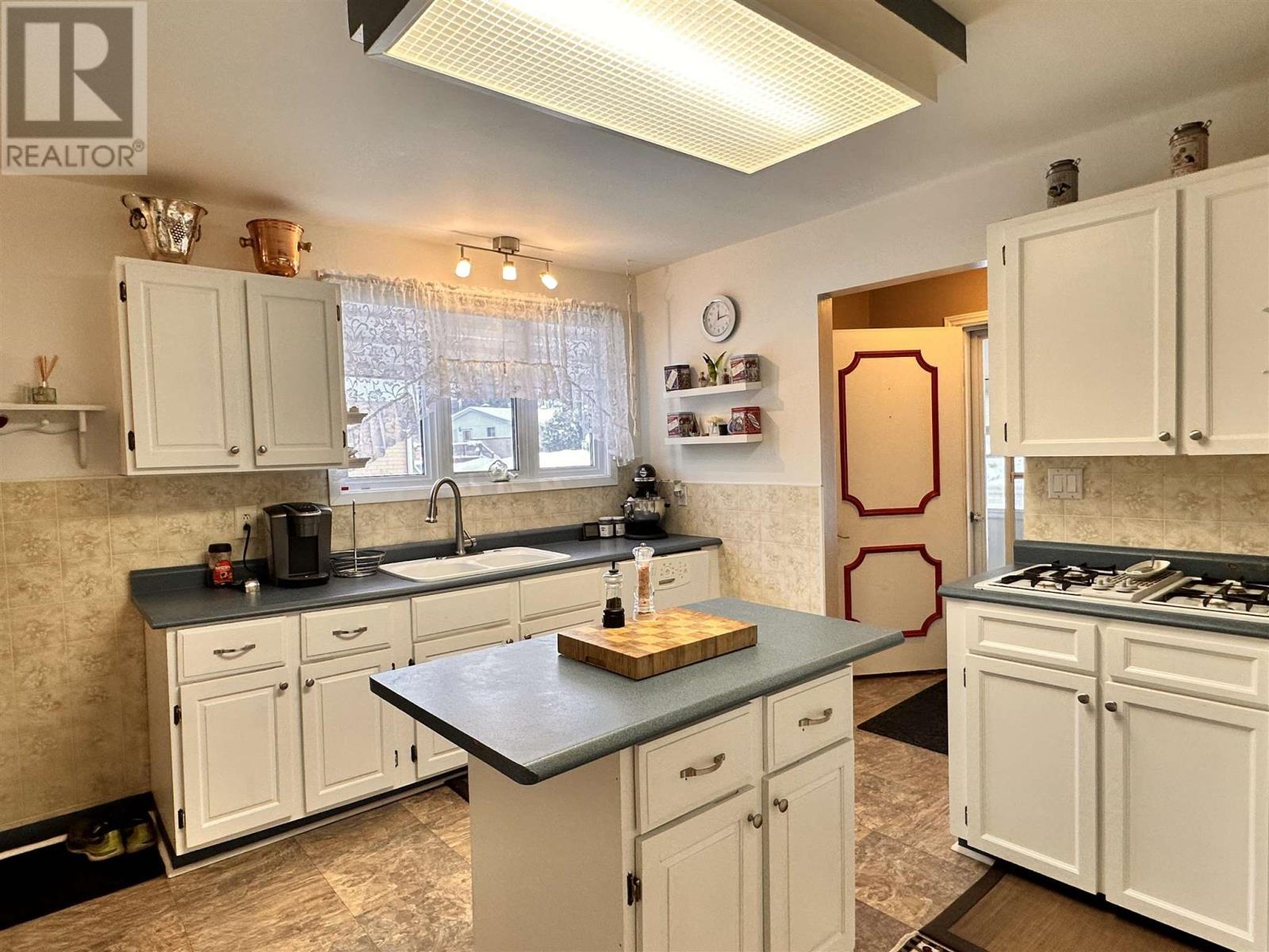 












76 Mississauga AVE

,
Elliot Lake,




Ontario
P5A2K5

