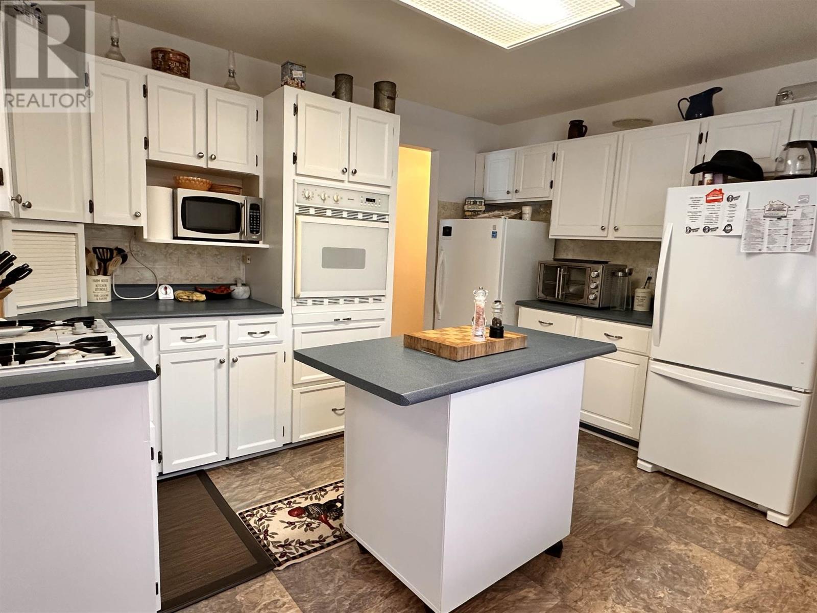 












76 Mississauga AVE

,
Elliot Lake,




Ontario
P5A2K5

