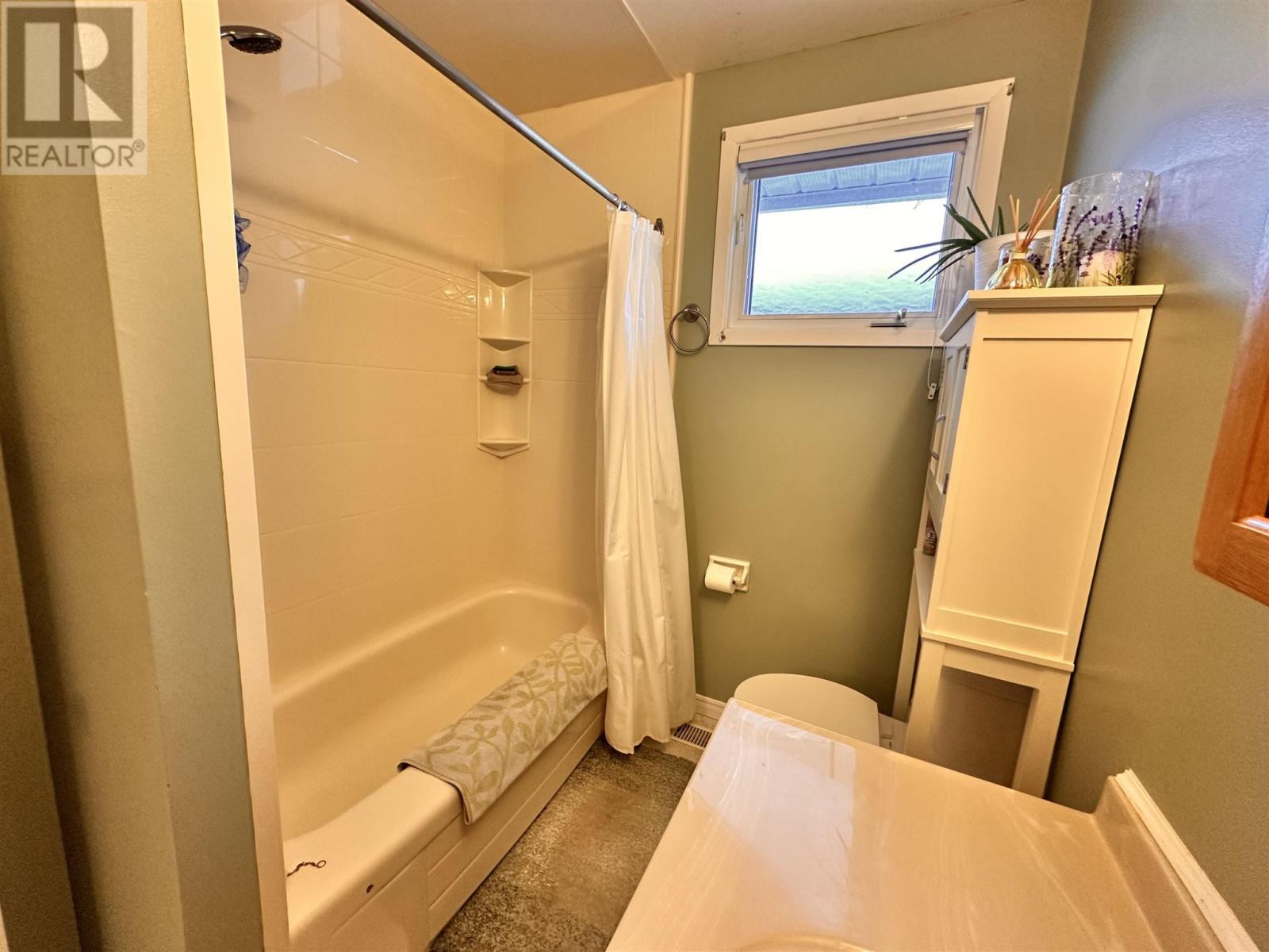 












76 Mississauga AVE

,
Elliot Lake,




Ontario
P5A2K5

