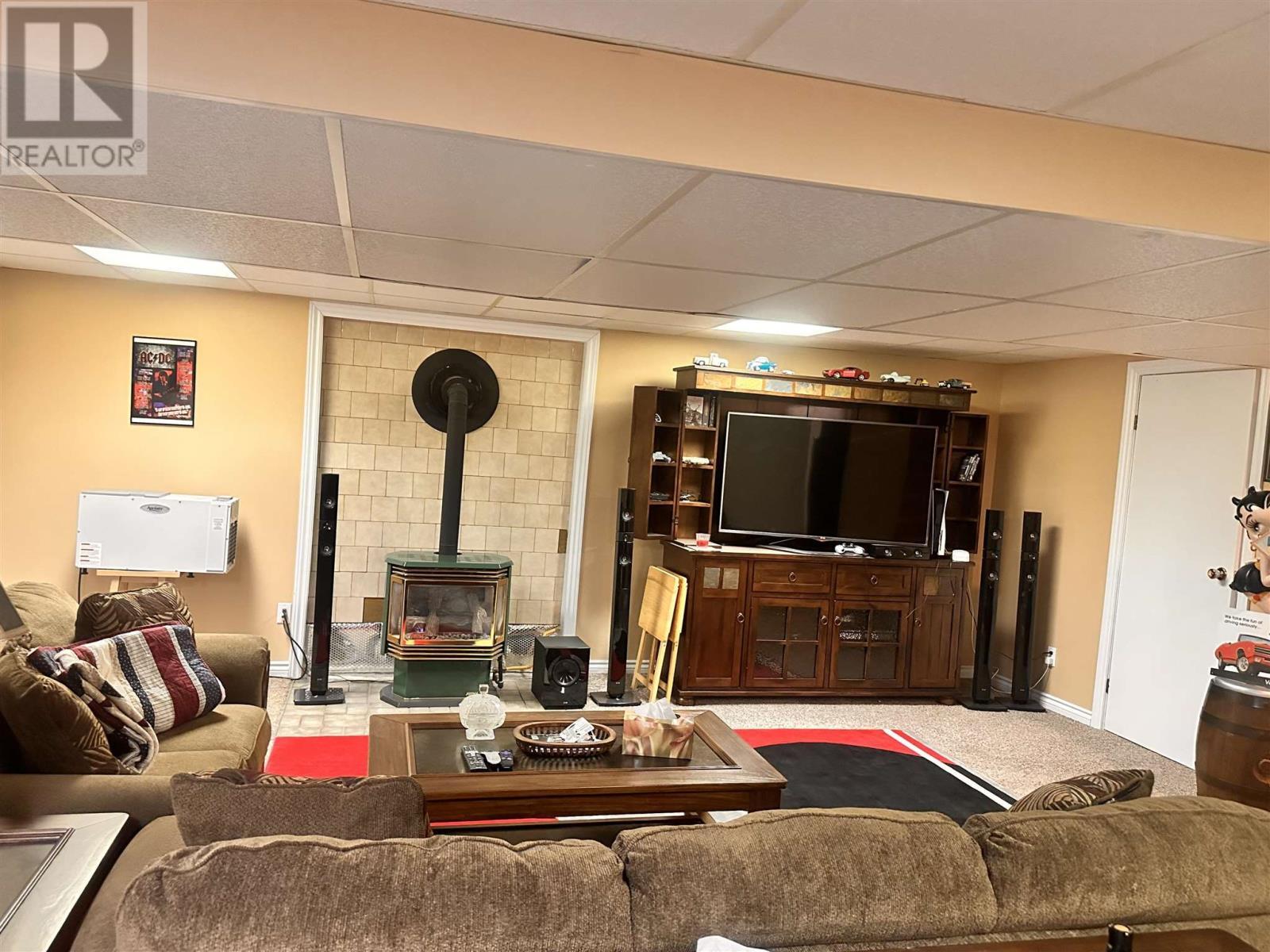 












76 Mississauga AVE

,
Elliot Lake,




Ontario
P5A2K5

