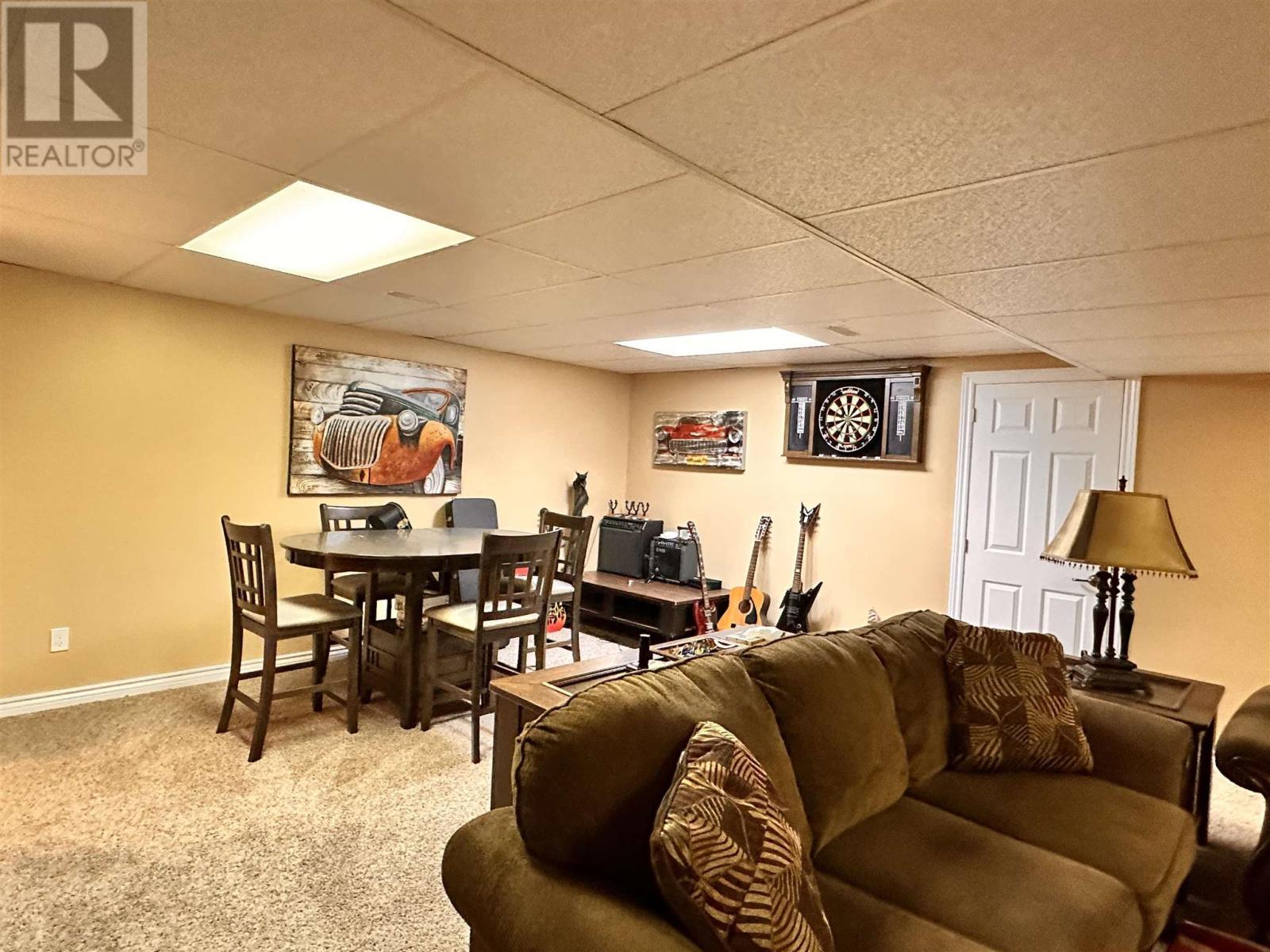 












76 Mississauga AVE

,
Elliot Lake,




Ontario
P5A2K5

