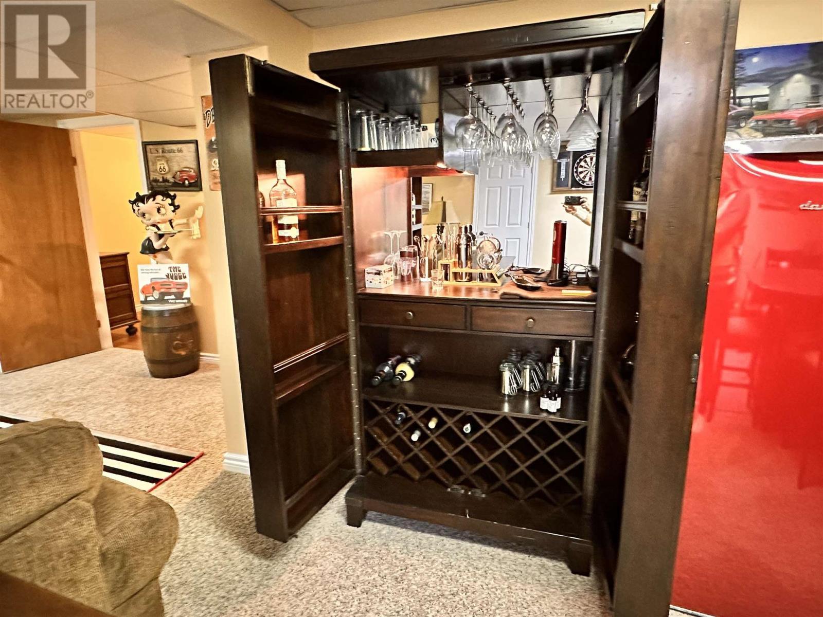 












76 Mississauga AVE

,
Elliot Lake,




Ontario
P5A2K5

