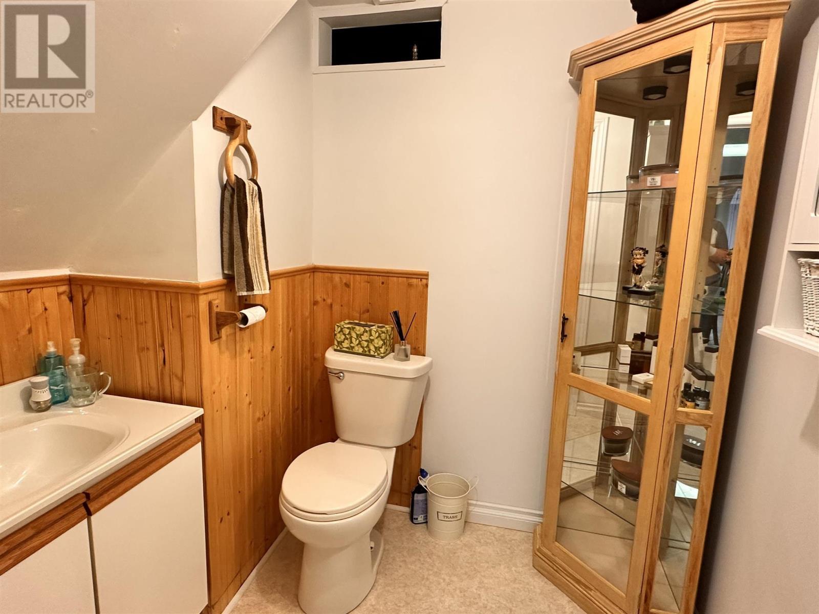 












76 Mississauga AVE

,
Elliot Lake,




Ontario
P5A2K5

