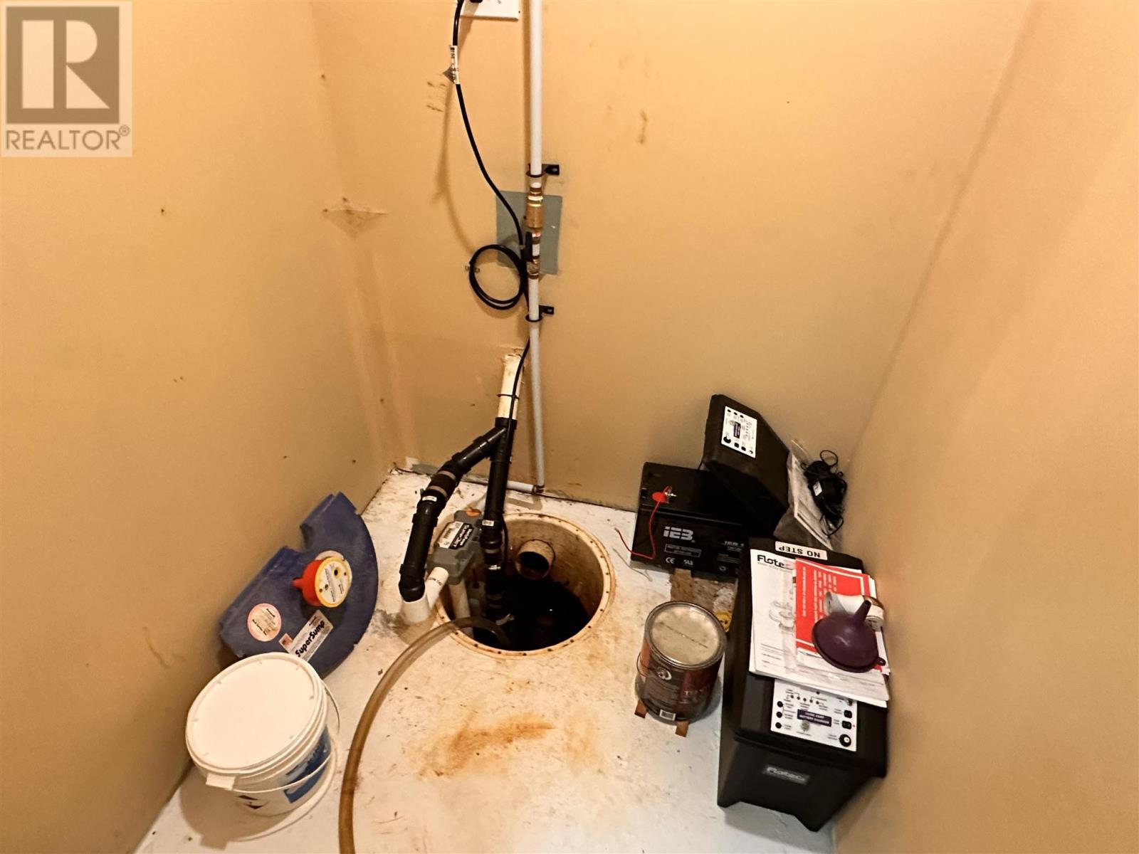 












76 Mississauga AVE

,
Elliot Lake,




Ontario
P5A2K5

