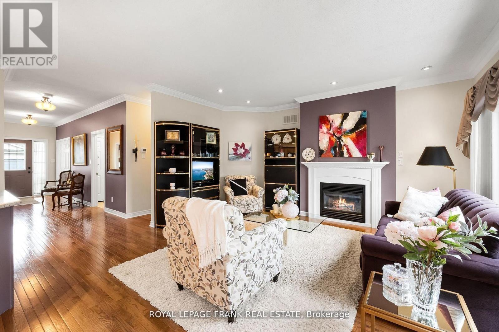 












26 KISSINGBRIDGE LANE

,
Clarington (Newcastle),




Ontario
L1B0B2

