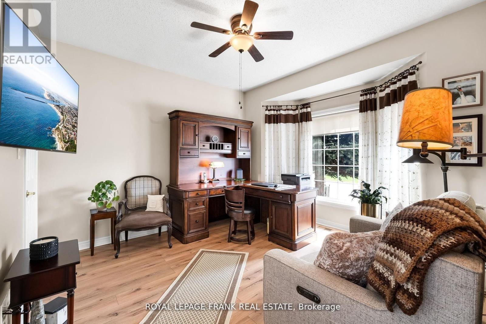 












26 KISSINGBRIDGE LANE

,
Clarington (Newcastle),




Ontario
L1B0B2

