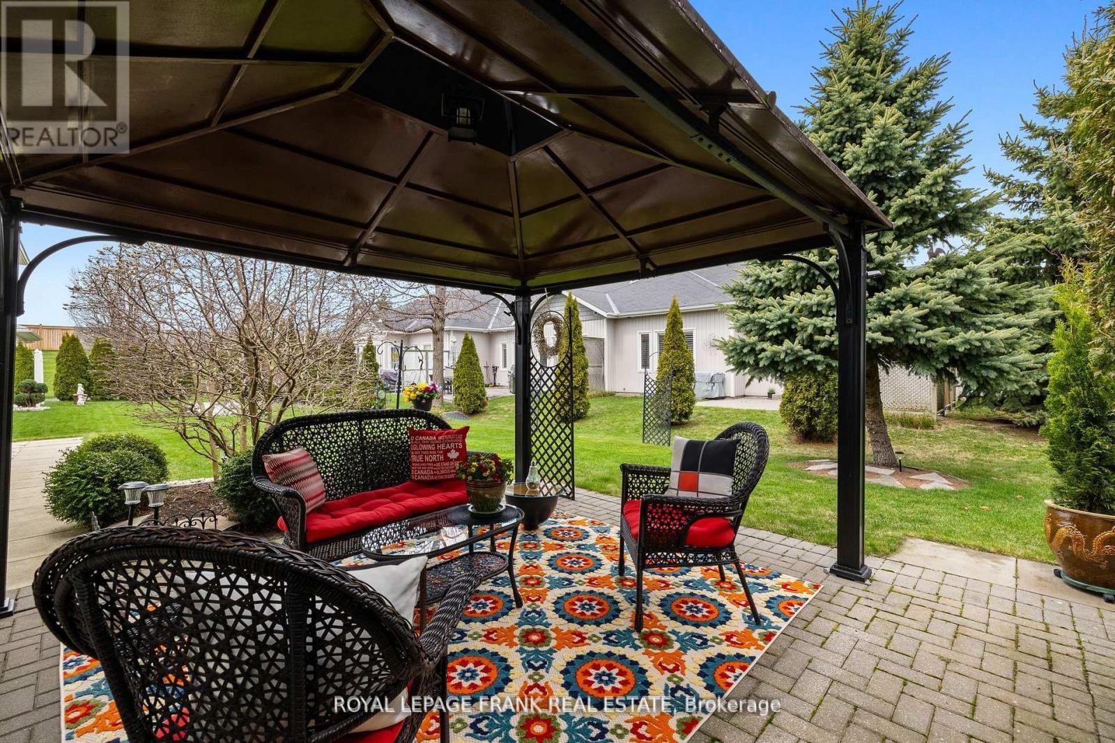 












26 KISSINGBRIDGE LANE

,
Clarington (Newcastle),




Ontario
L1B0B2

