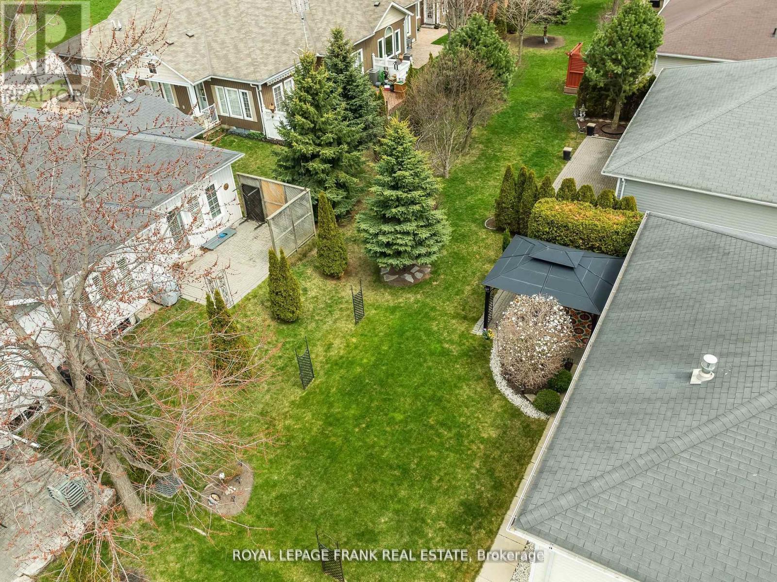 












26 KISSINGBRIDGE LANE

,
Clarington (Newcastle),




Ontario
L1B0B2

