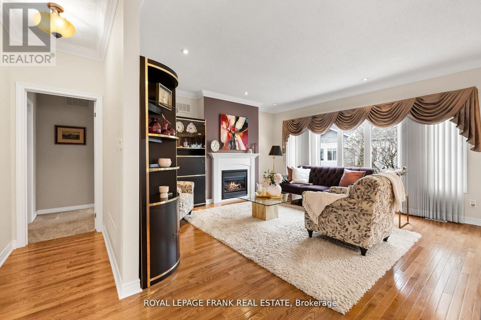 












26 KISSINGBRIDGE LANE

,
Clarington (Newcastle),




Ontario
L1B0B2

