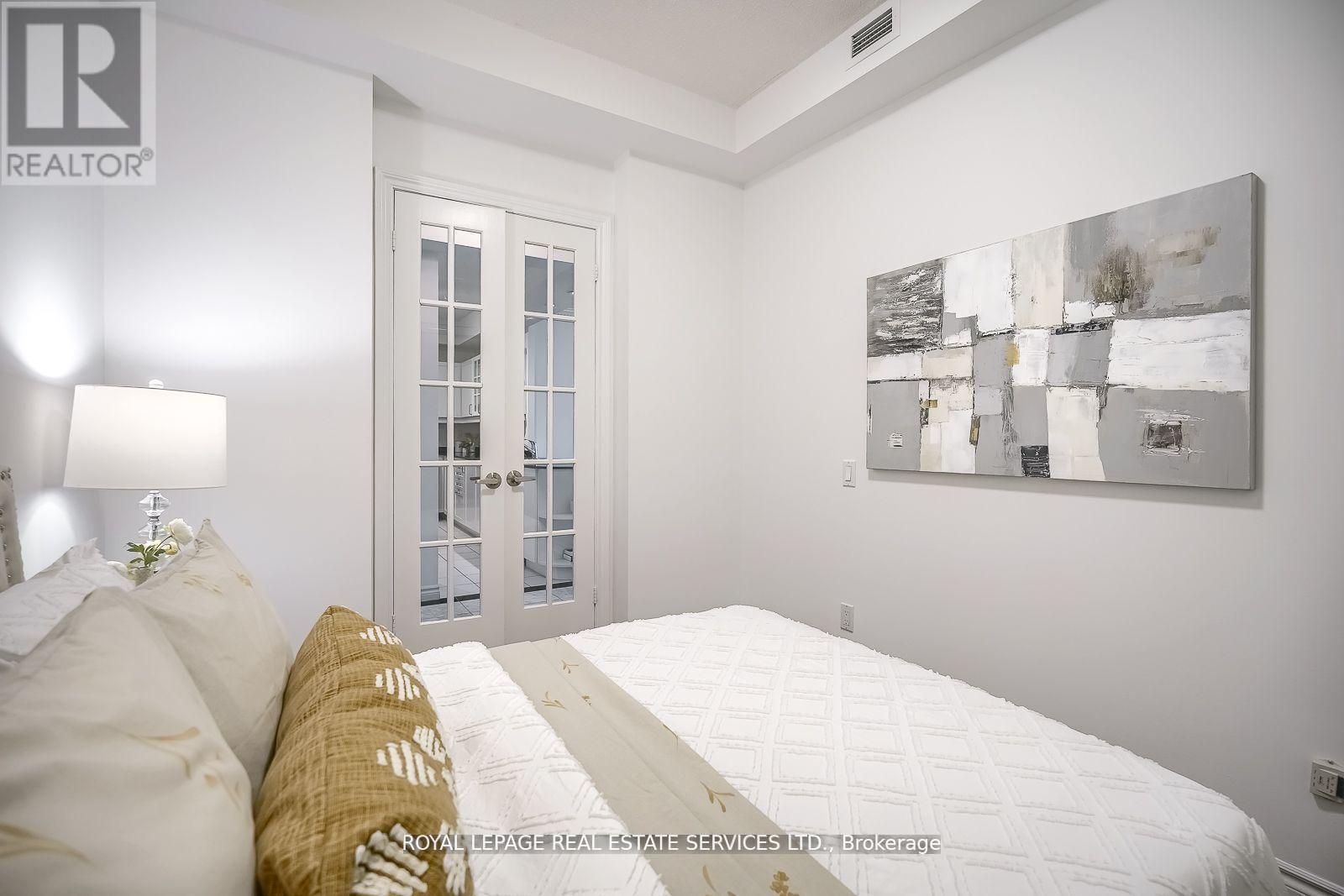 












811 - 18 WILLIAM CARSON CRESCENT

,
Toronto,




Ontario
M2P2G6

