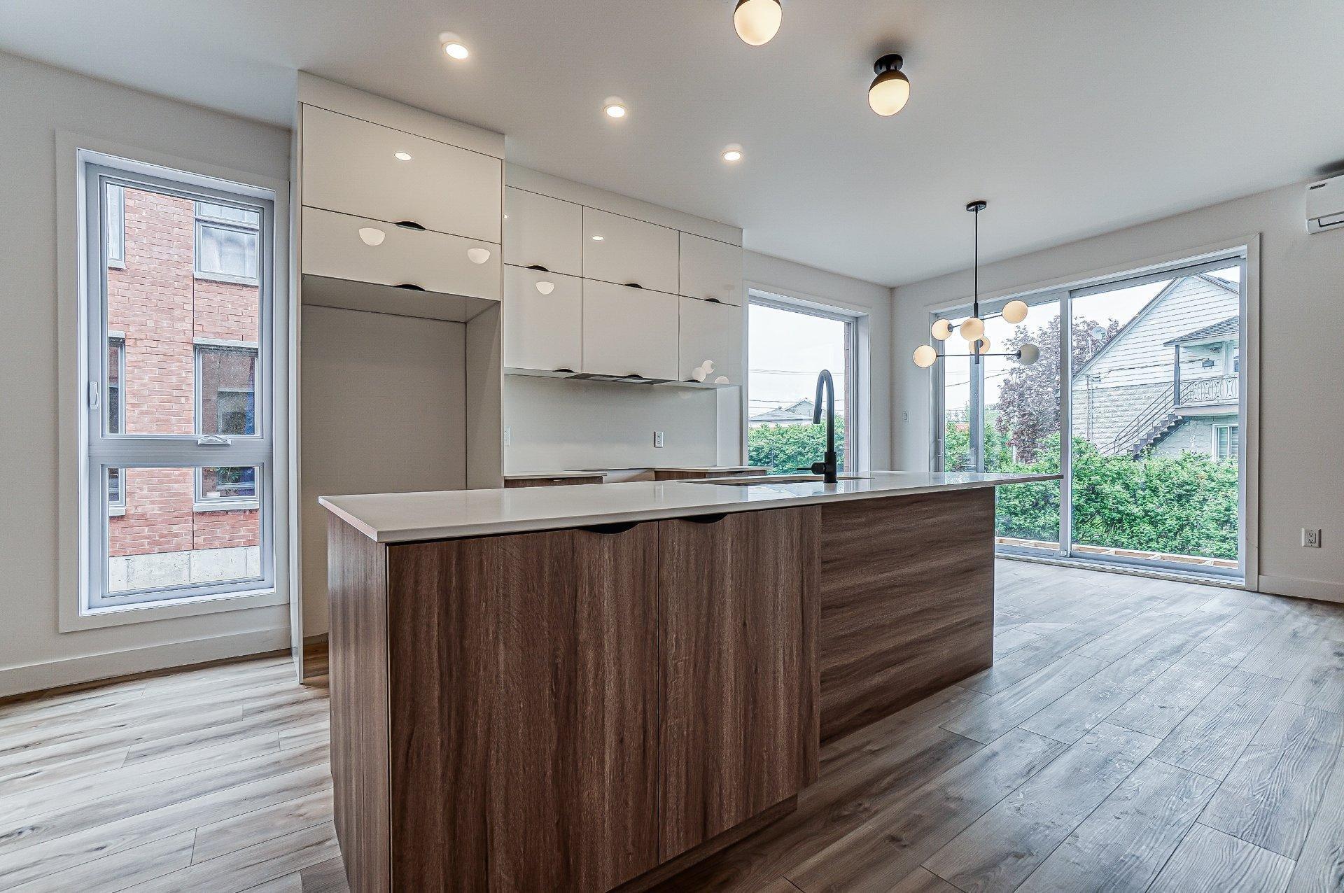 









10


Rue Vaudry

, B,
Sainte-Thérèse,




QC
J7E3B8

