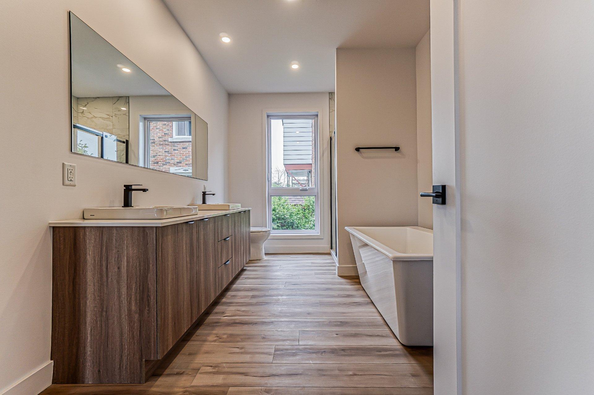









10


Rue Vaudry

, B,
Sainte-Thérèse,




QC
J7E3B8

