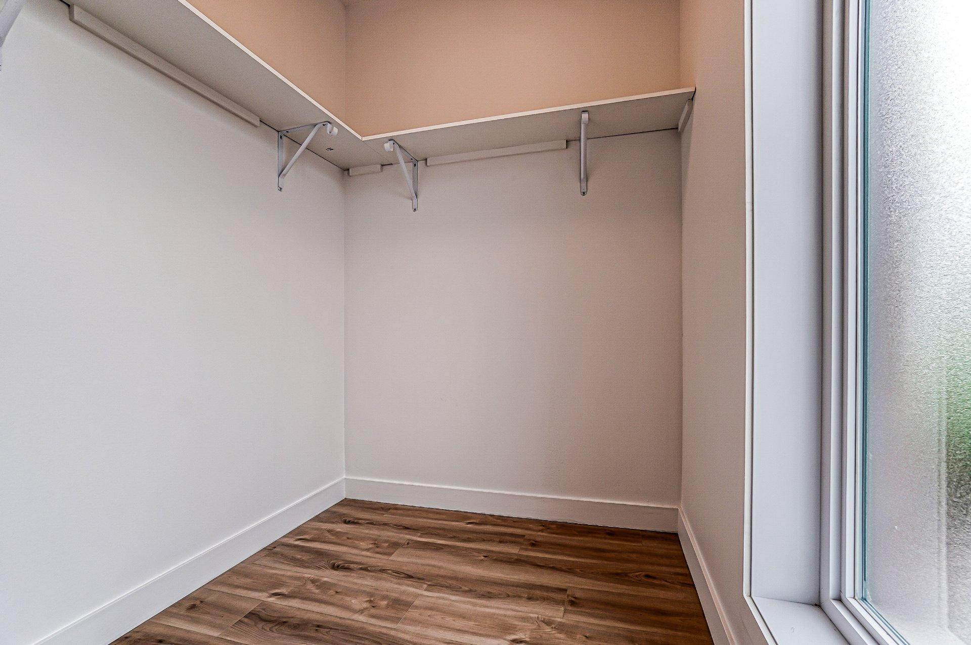 









10


Rue Vaudry

, B,
Sainte-Thérèse,




QC
J7E3B8

