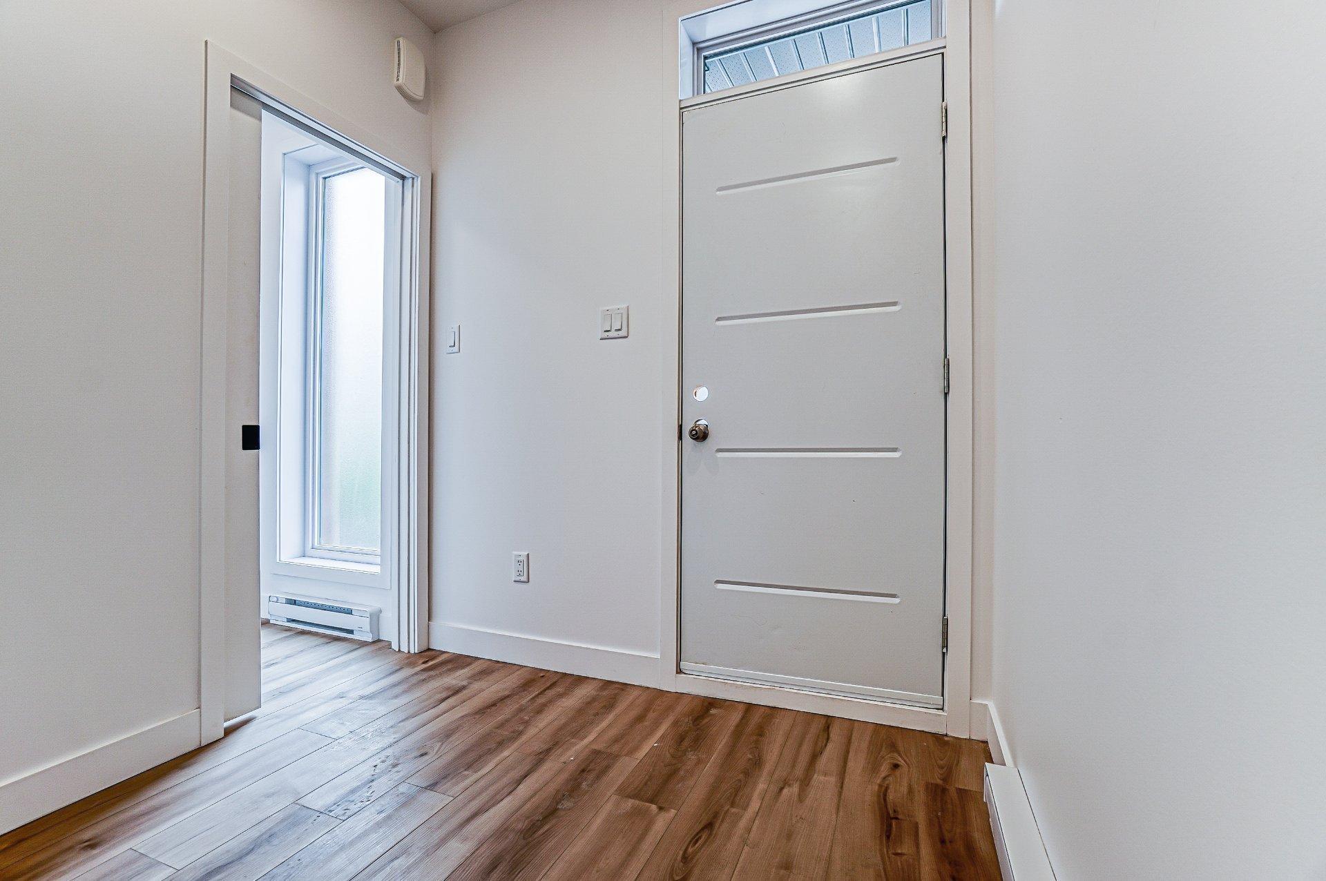









10


Rue Vaudry

, B,
Sainte-Thérèse,




QC
J7E3B8

