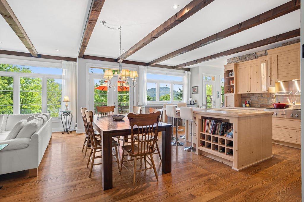 









1056


Ch. Morgan

,
Saint-Adolphe-d'Howard,




QC
J0T2B2

