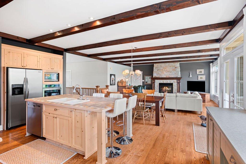 









1056


Ch. Morgan

,
Saint-Adolphe-d'Howard,




QC
J0T2B2

