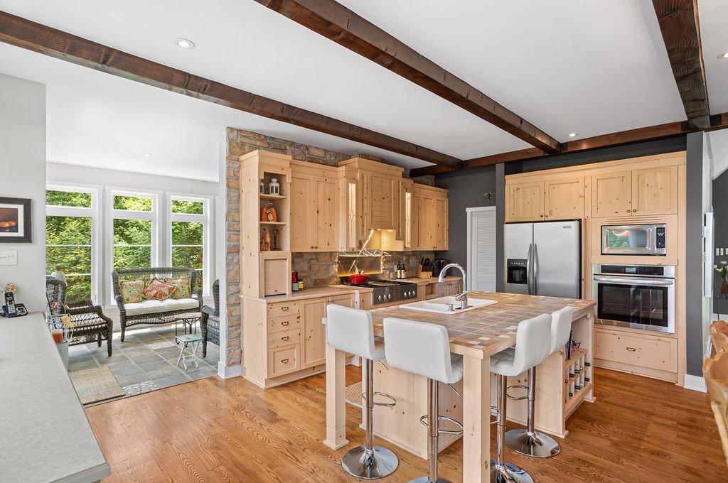 









1056


Ch. Morgan

,
Saint-Adolphe-d'Howard,




QC
J0T2B2

