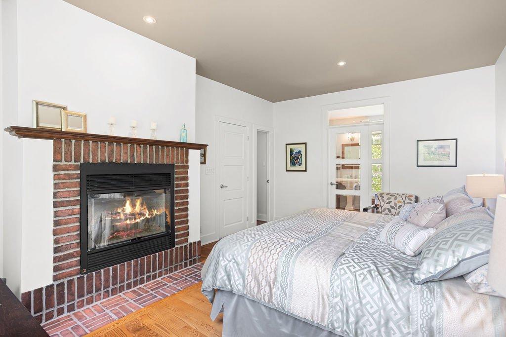 









1056


Ch. Morgan

,
Saint-Adolphe-d'Howard,




QC
J0T2B2

