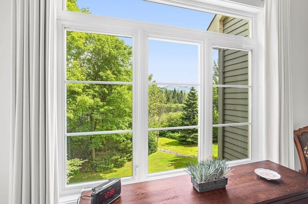 









1056


Ch. Morgan

,
Saint-Adolphe-d'Howard,




QC
J0T2B2

