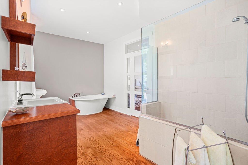 









1056


Ch. Morgan

,
Saint-Adolphe-d'Howard,




QC
J0T2B2

