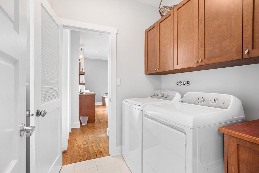 









1056


Ch. Morgan

,
Saint-Adolphe-d'Howard,




QC
J0T2B2


