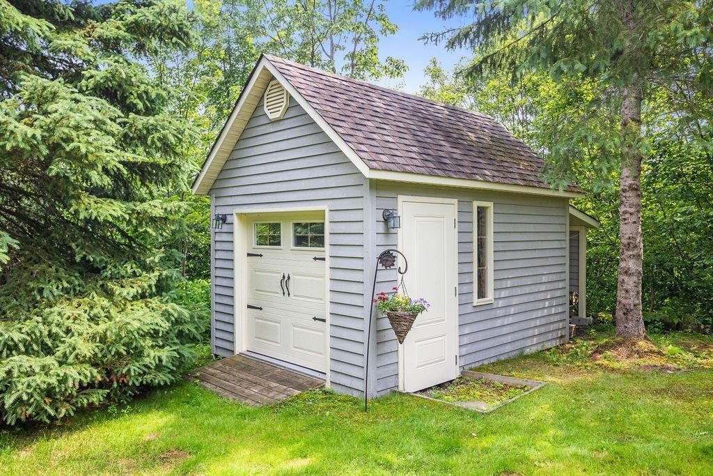 









1056


Ch. Morgan

,
Saint-Adolphe-d'Howard,




QC
J0T2B2

