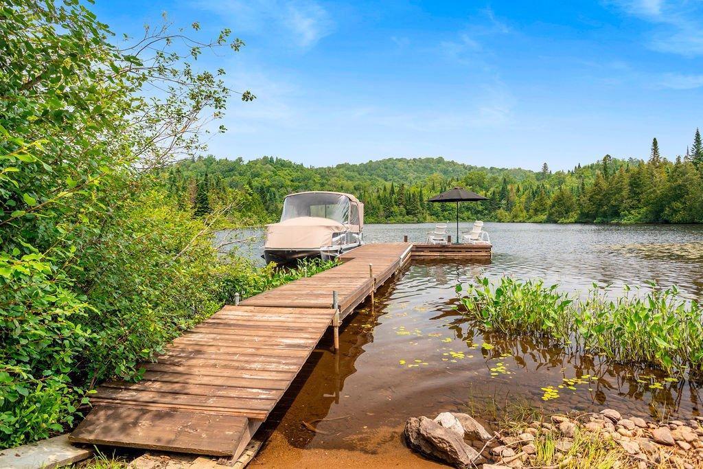 









1056


Ch. Morgan

,
Saint-Adolphe-d'Howard,




QC
J0T2B2

