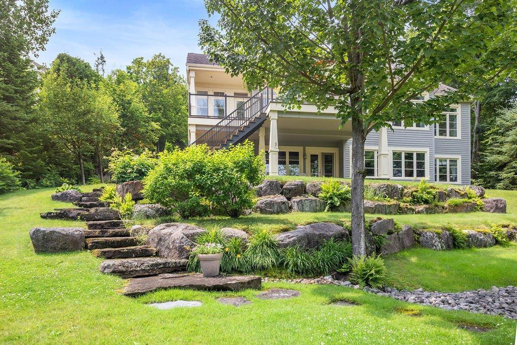 









1056


Ch. Morgan

,
Saint-Adolphe-d'Howard,




QC
J0T2B2

