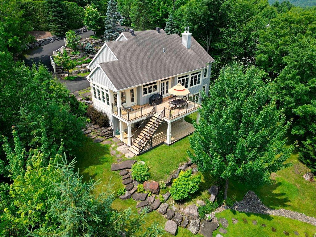









1056


Ch. Morgan

,
Saint-Adolphe-d'Howard,




QC
J0T2B2

