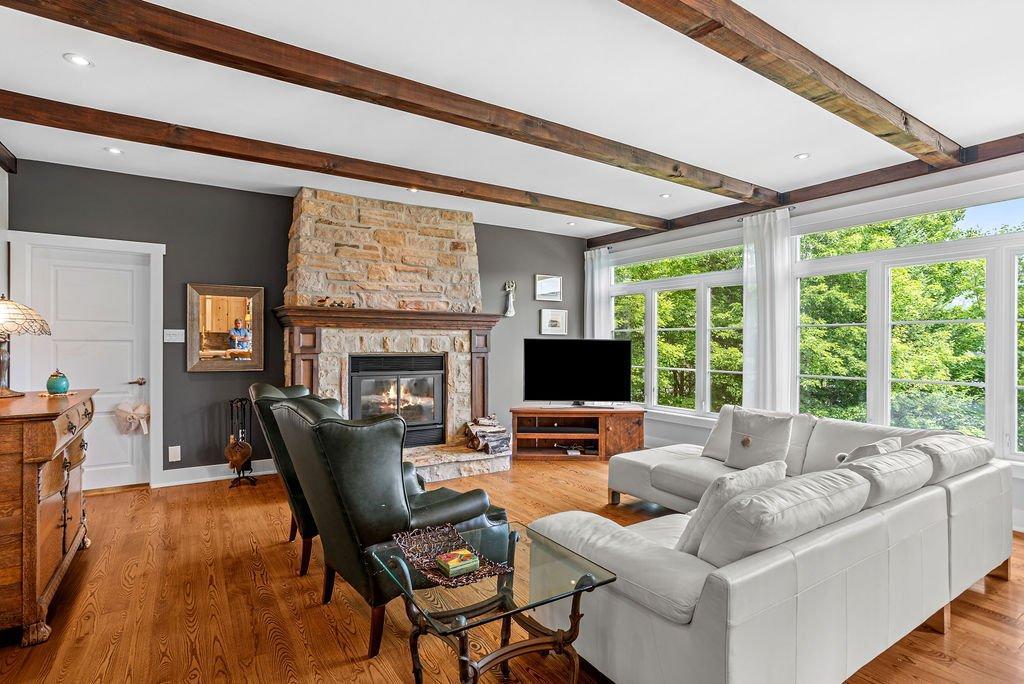 









1056


Ch. Morgan

,
Saint-Adolphe-d'Howard,




QC
J0T2B2

