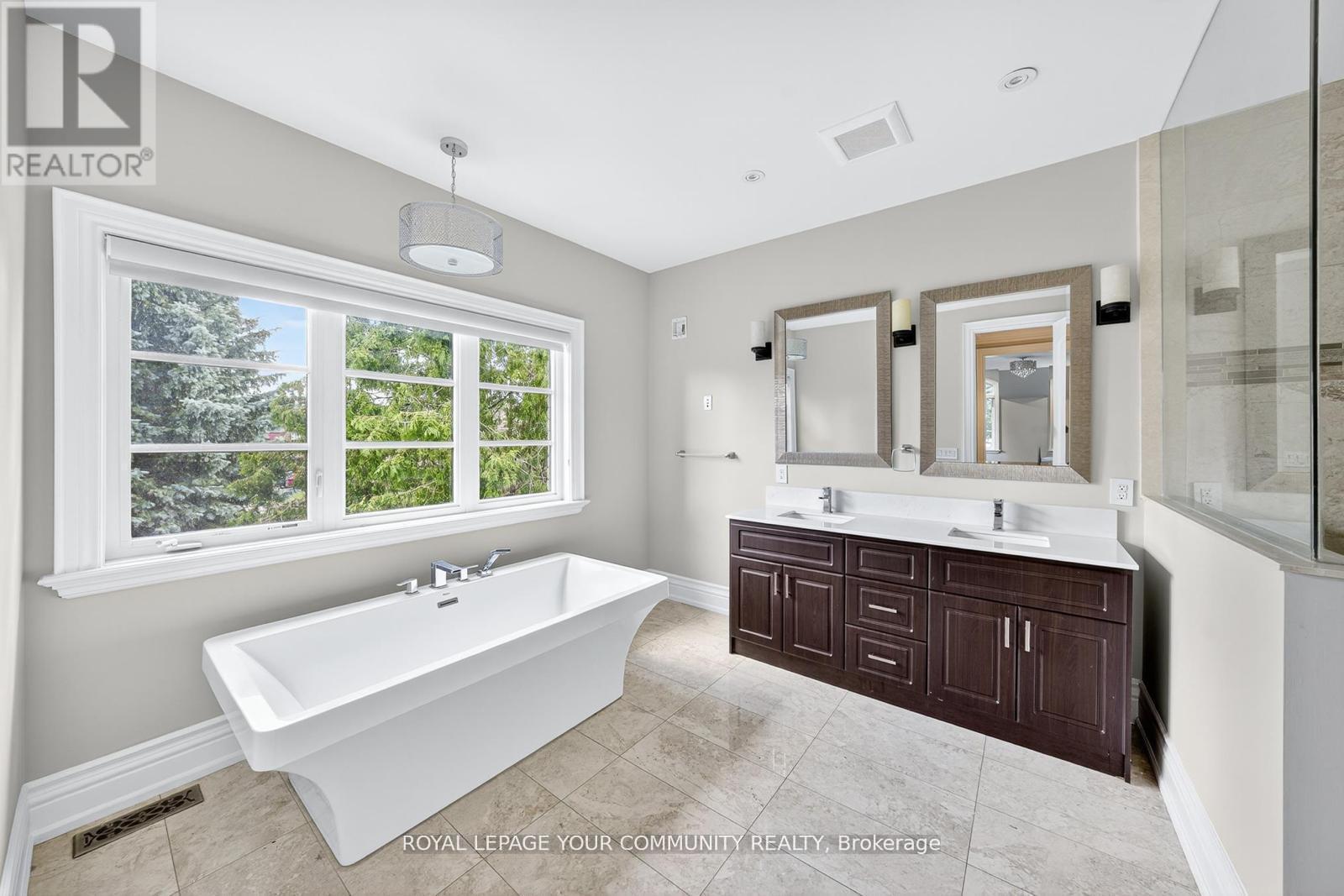 












1 LANCER DRIVE

,
Vaughan,




Ontario
L6A1E4

