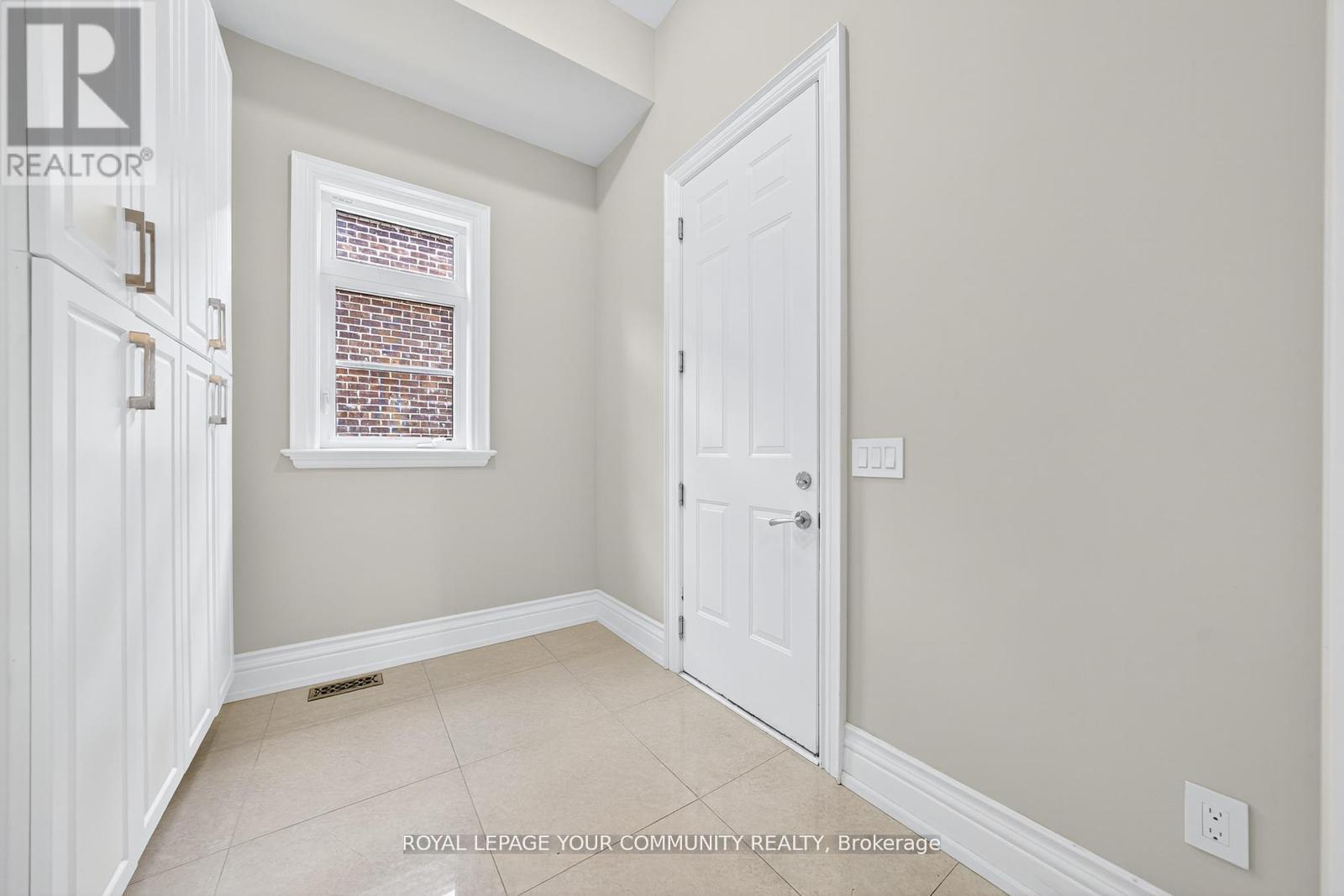 












1 LANCER DRIVE

,
Vaughan,




Ontario
L6A1E4

