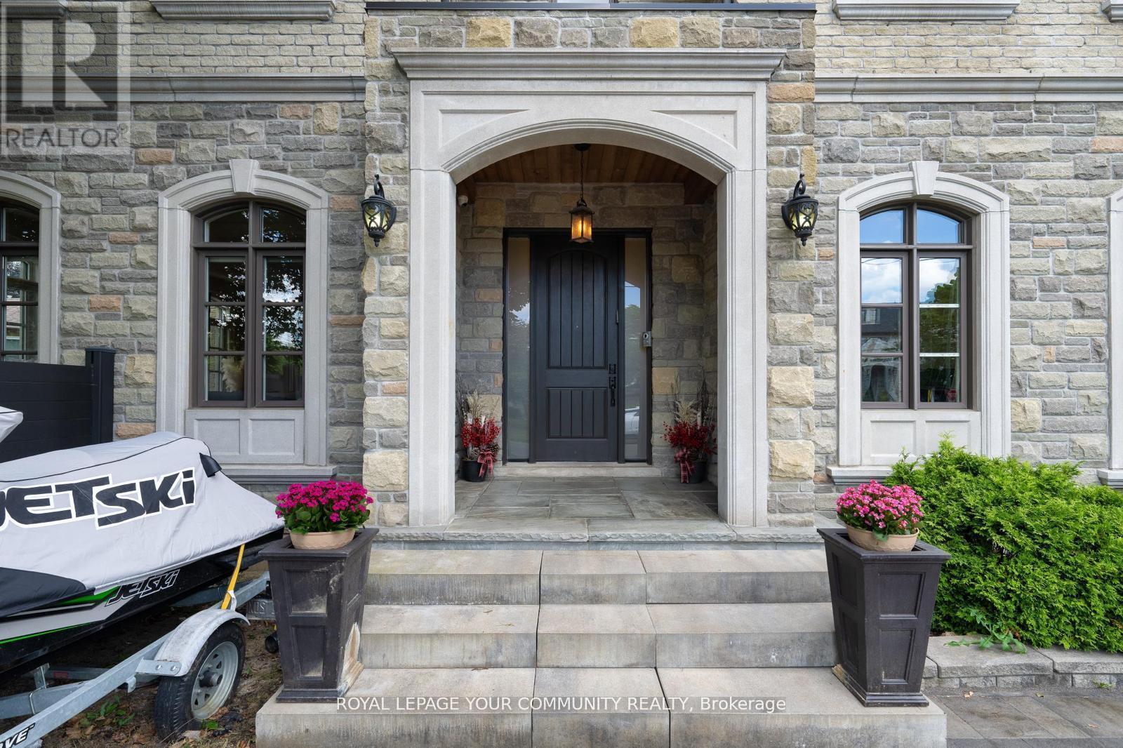 












1 LANCER DRIVE

,
Vaughan,




Ontario
L6A1E4

