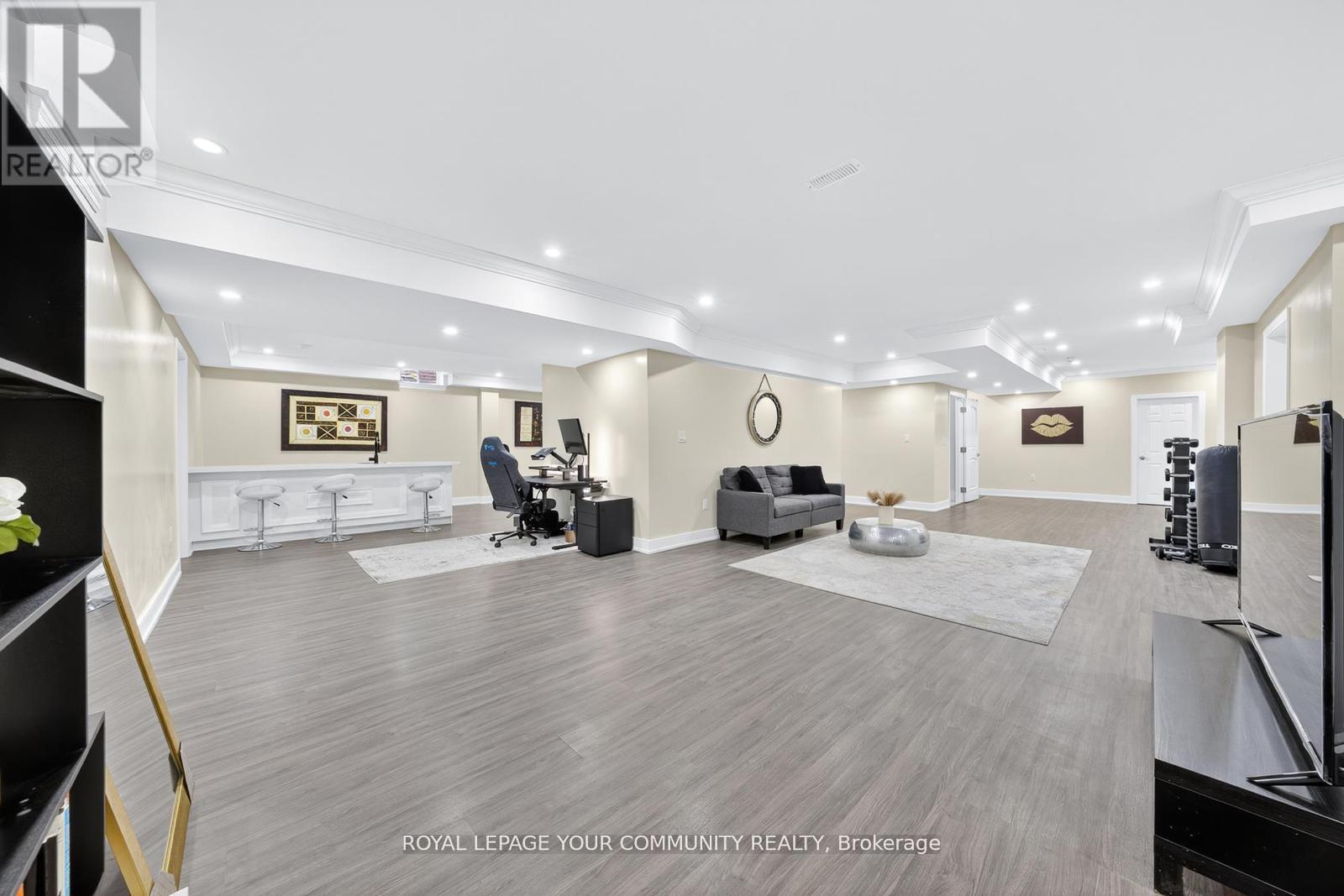 












1 LANCER DRIVE

,
Vaughan,




Ontario
L6A1E4

