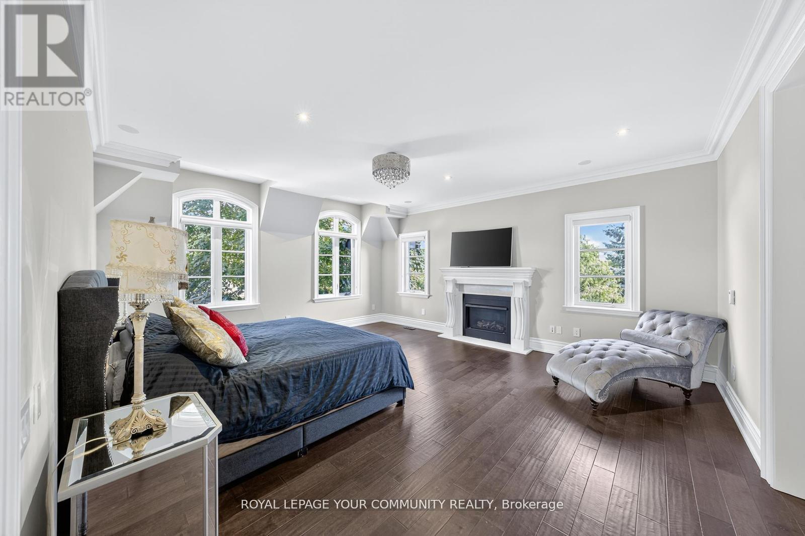 












1 LANCER DRIVE

,
Vaughan,




Ontario
L6A1E4

