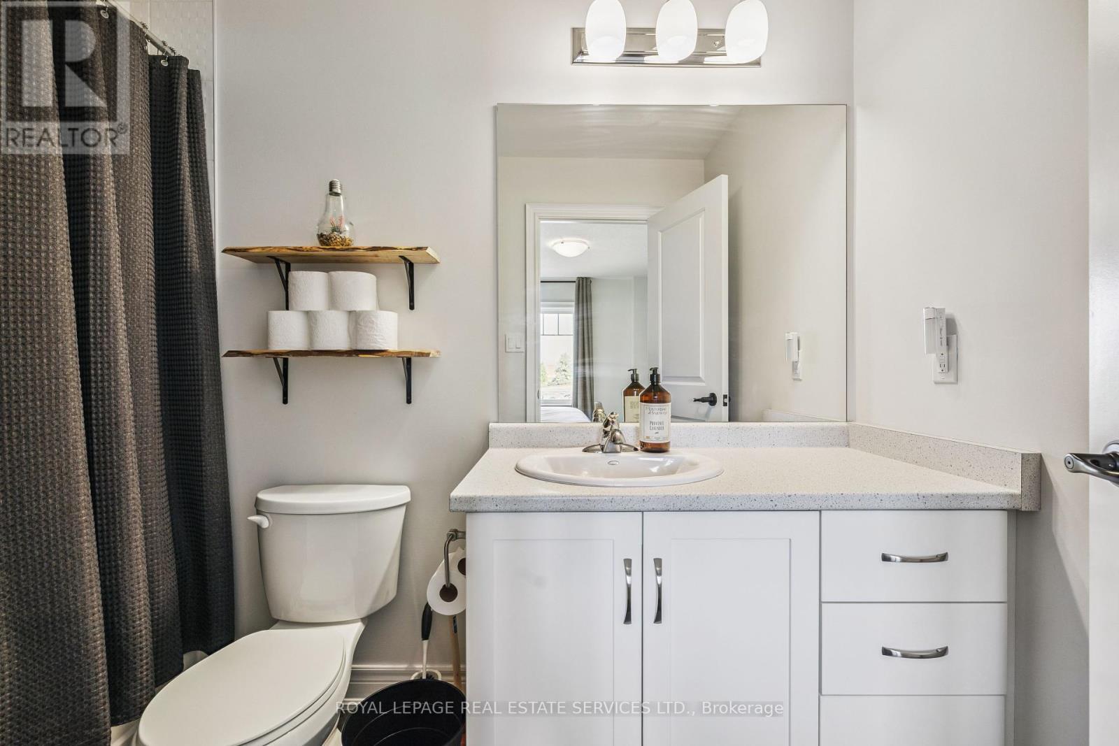 












1 - 92 SEVERINO CIRCLE

,
West Lincoln,




Ontario
L0R2A0

