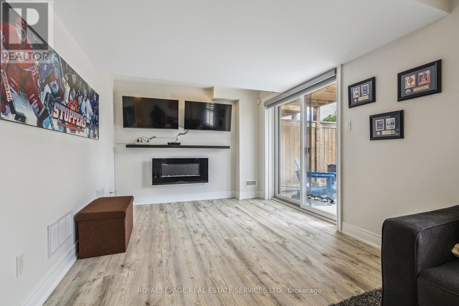 












1 - 92 SEVERINO CIRCLE

,
West Lincoln,




Ontario
L0R2A0


