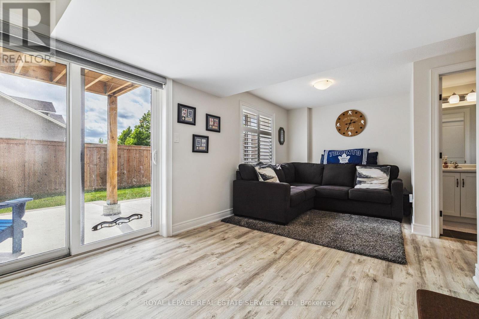 












1 - 92 SEVERINO CIRCLE

,
West Lincoln,




Ontario
L0R2A0

