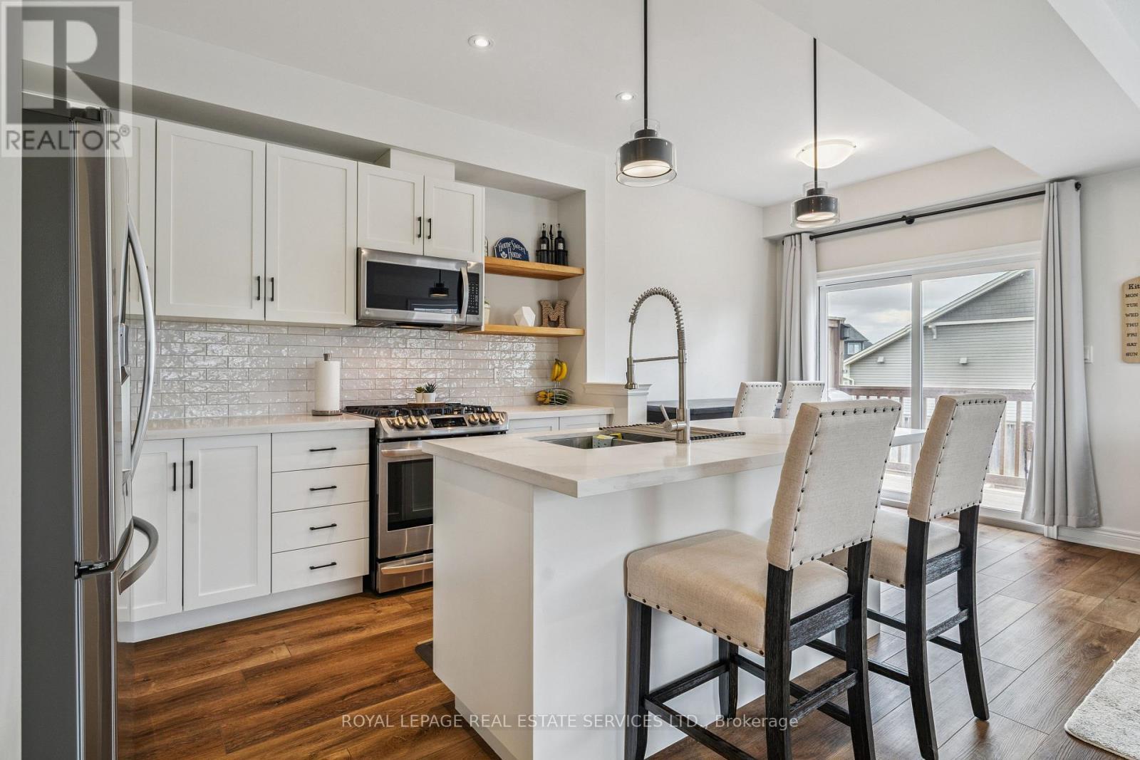 












1 - 92 SEVERINO CIRCLE

,
West Lincoln,




Ontario
L0R2A0

