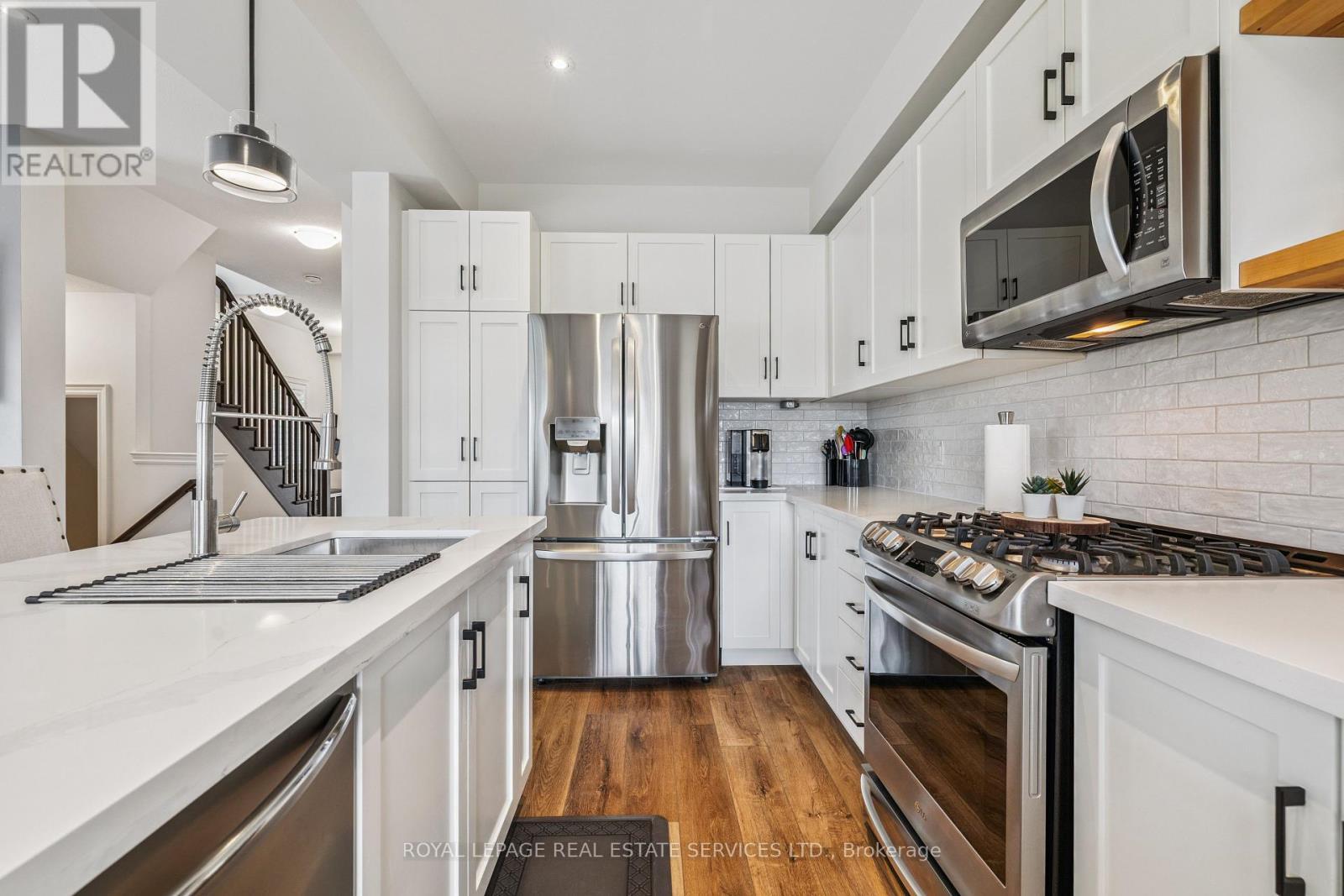 












1 - 92 SEVERINO CIRCLE

,
West Lincoln,




Ontario
L0R2A0


