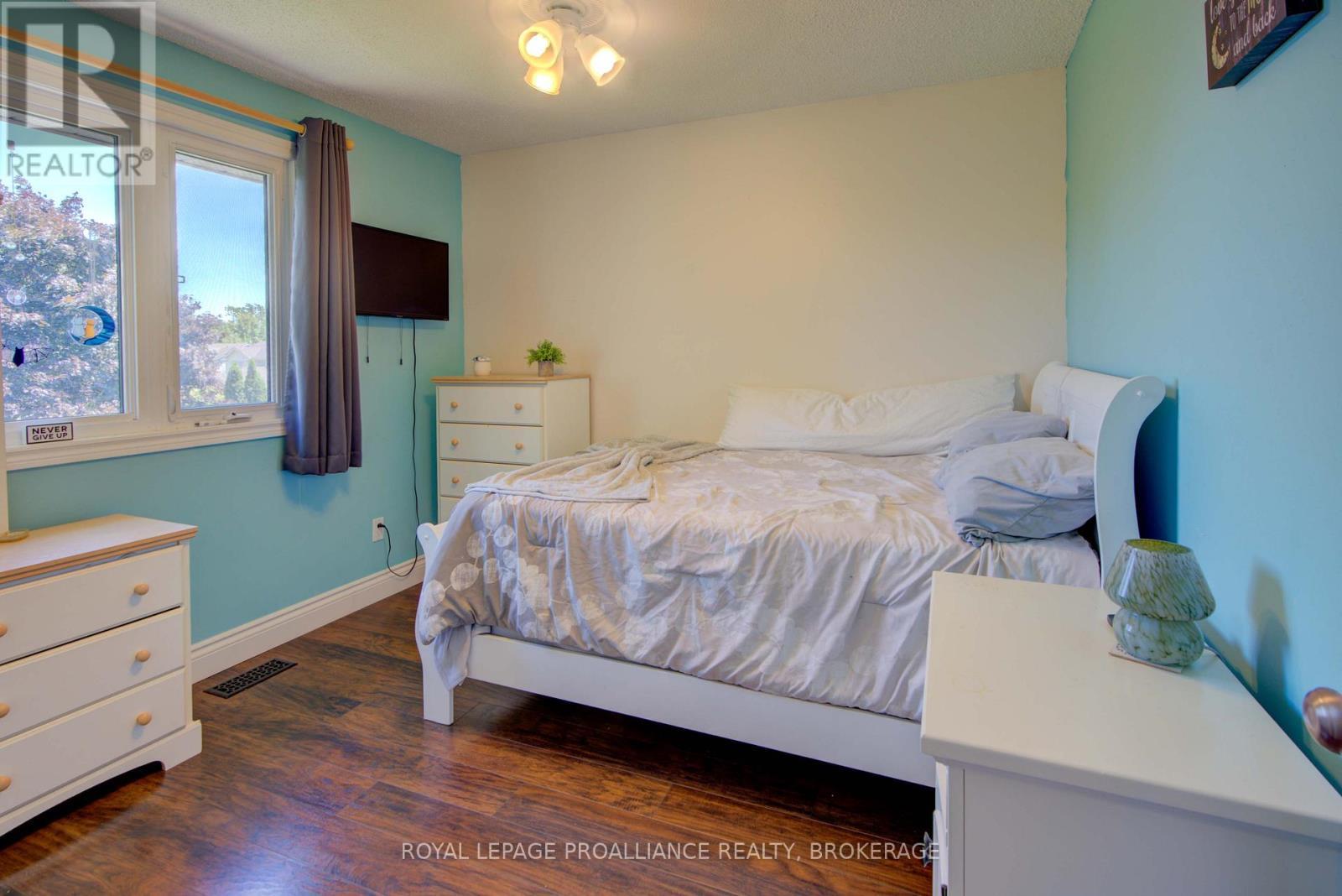 












1078 LOMBARDY STREET

,
Kingston (South of Taylor-Kidd Blvd),




Ontario
K7M8M6


