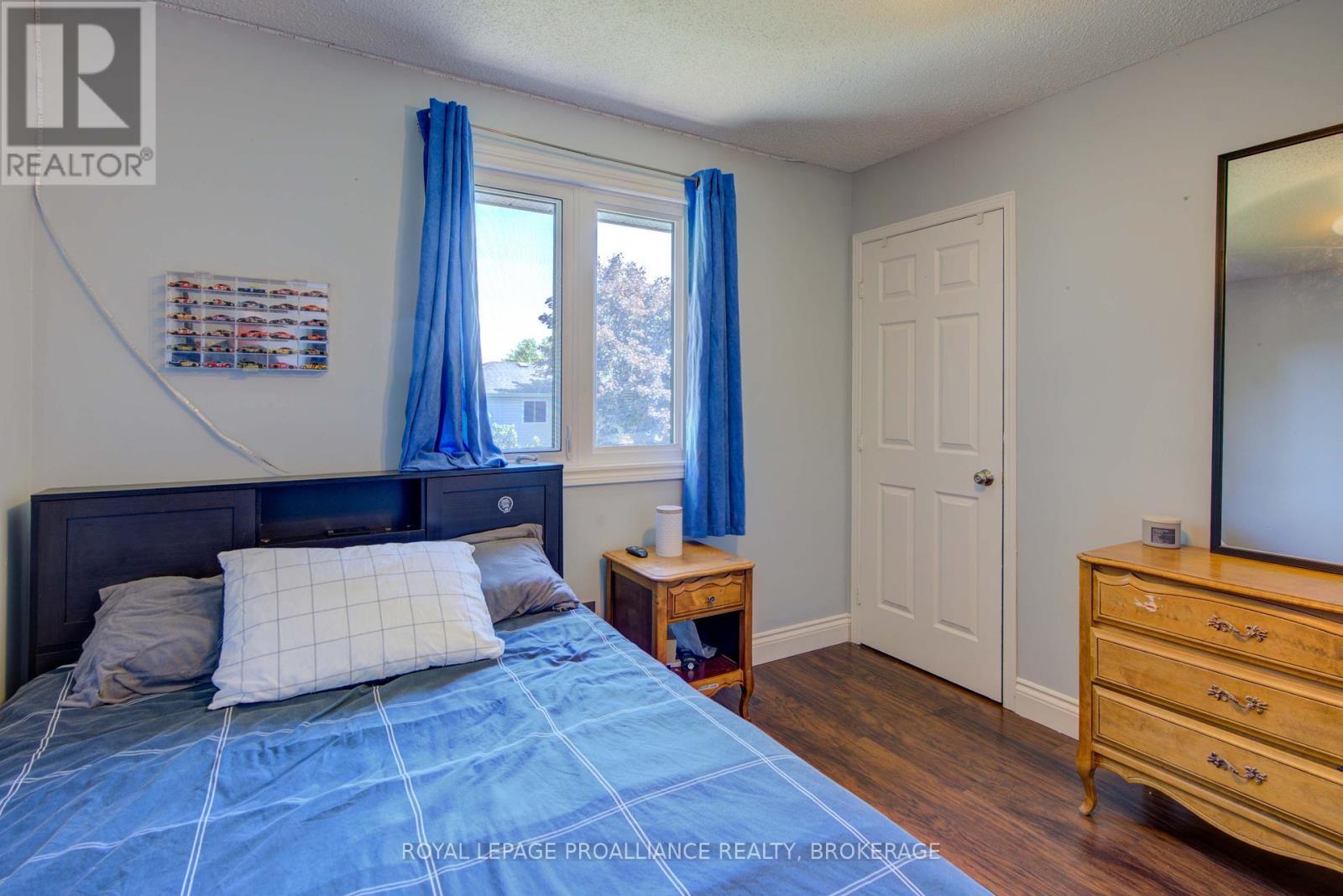 












1078 LOMBARDY STREET

,
Kingston (South of Taylor-Kidd Blvd),




Ontario
K7M8M6

