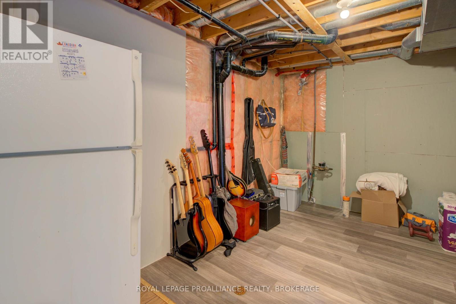 












1078 LOMBARDY STREET

,
Kingston (South of Taylor-Kidd Blvd),




Ontario
K7M8M6

