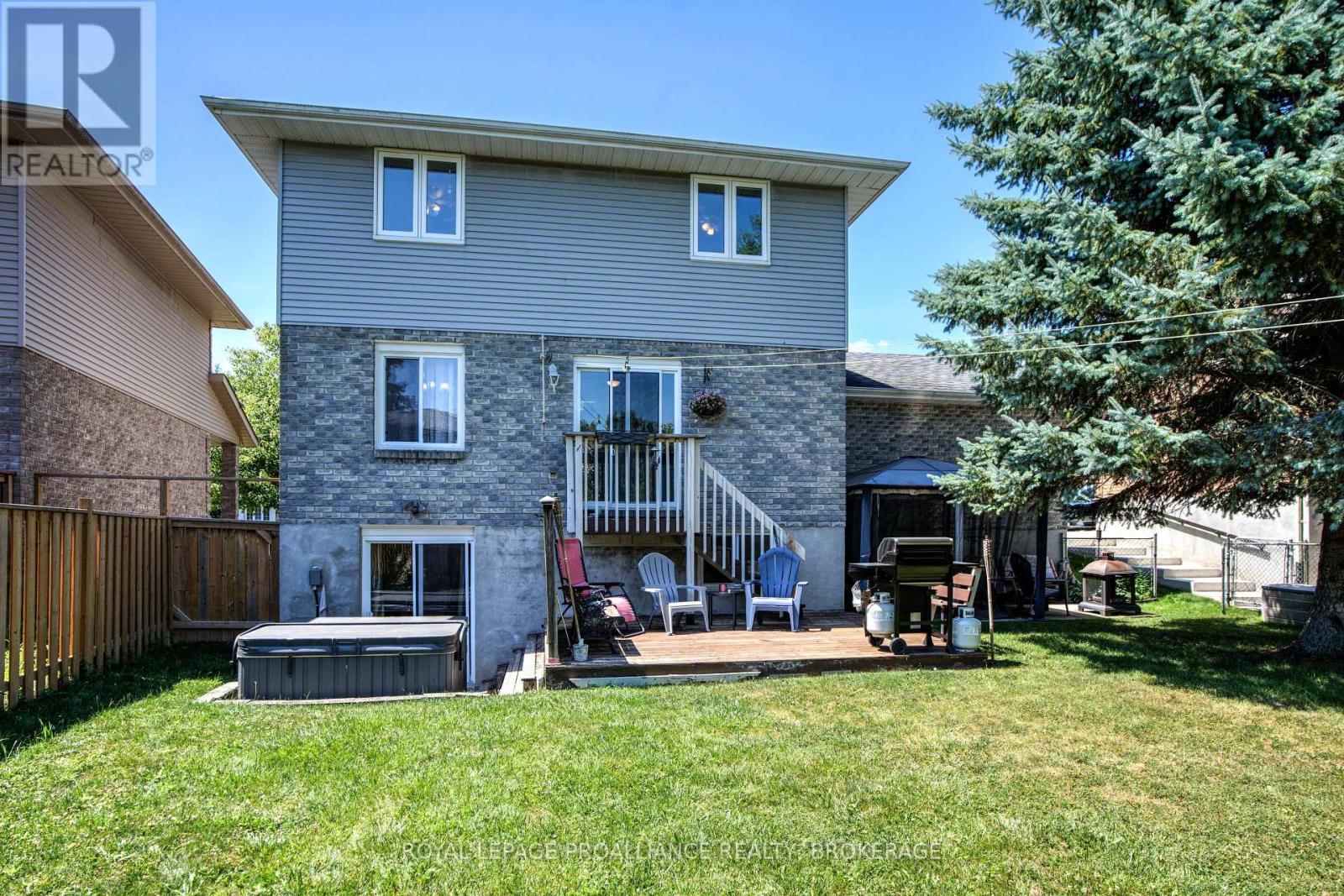 












1078 LOMBARDY STREET

,
Kingston (South of Taylor-Kidd Blvd),




Ontario
K7M8M6

