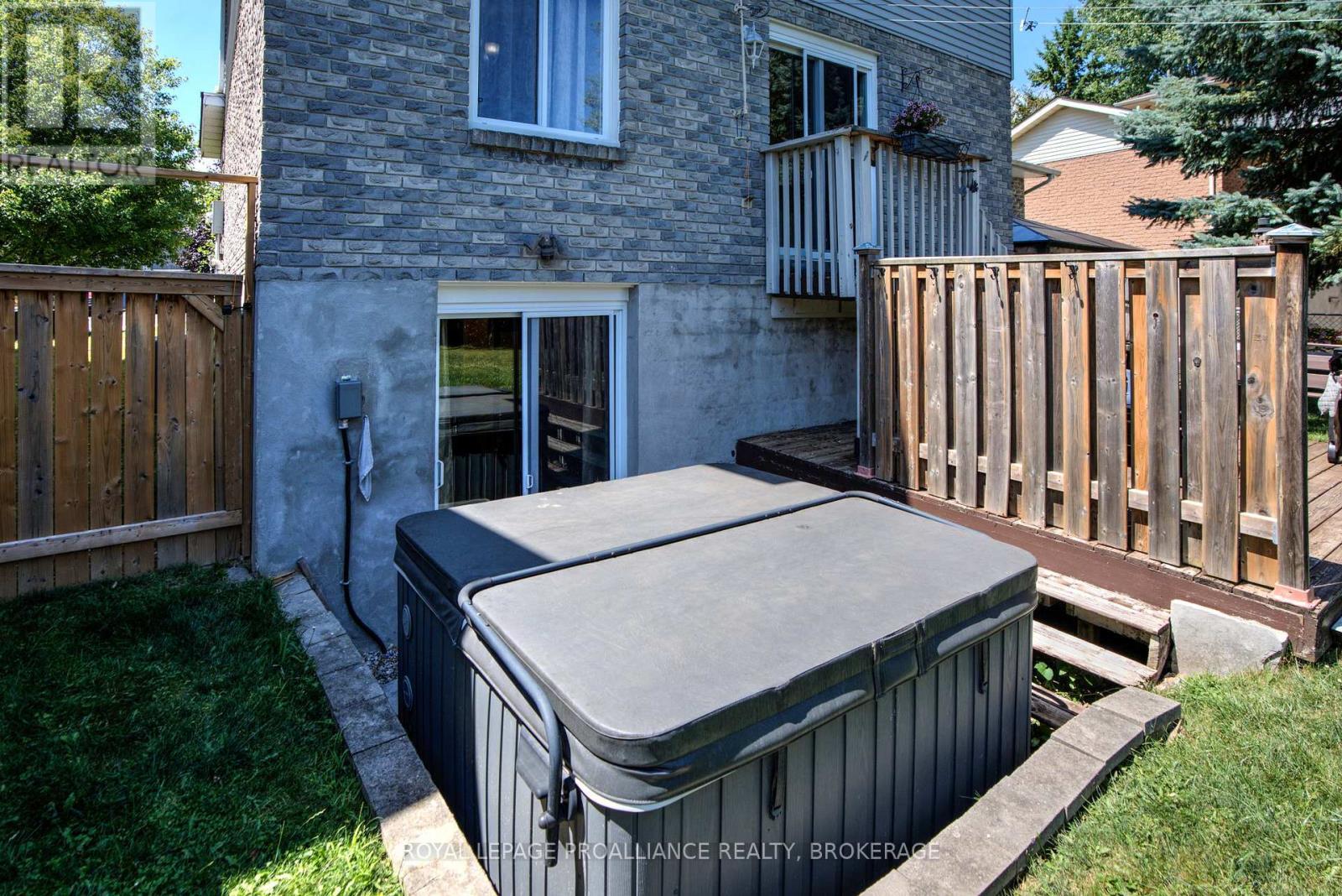 












1078 LOMBARDY STREET

,
Kingston (South of Taylor-Kidd Blvd),




Ontario
K7M8M6

