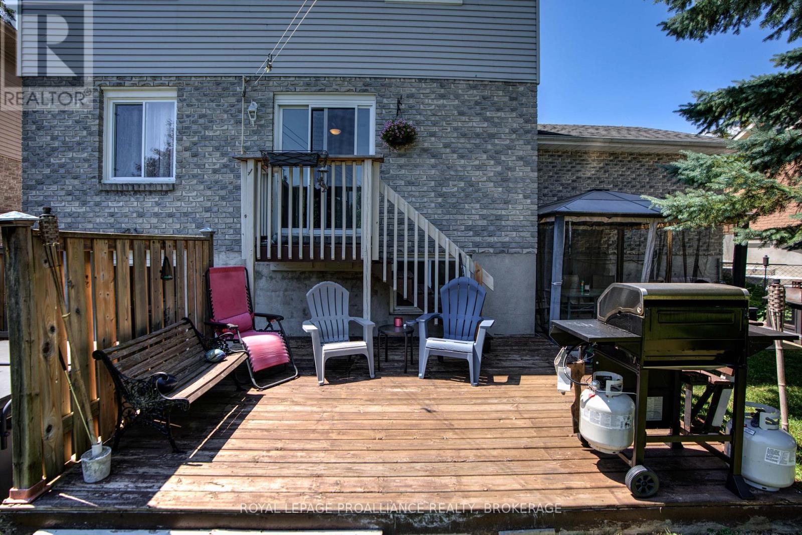 












1078 LOMBARDY STREET

,
Kingston (South of Taylor-Kidd Blvd),




Ontario
K7M8M6

