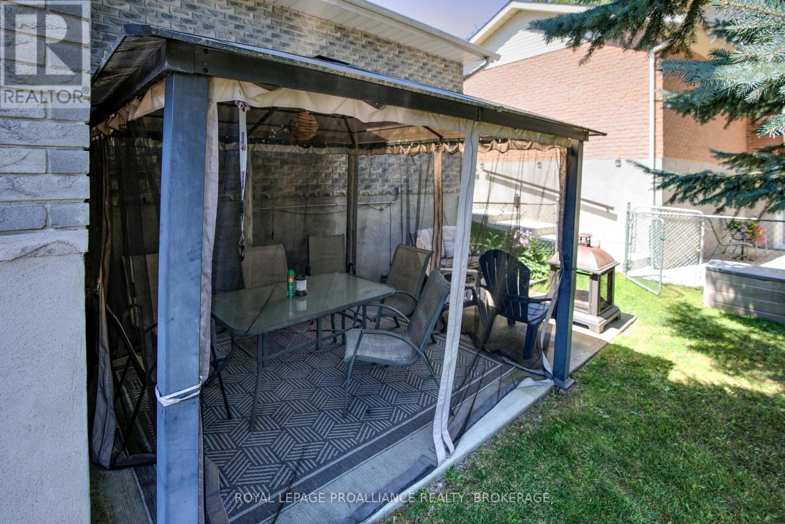












1078 LOMBARDY STREET

,
Kingston (South of Taylor-Kidd Blvd),




Ontario
K7M8M6

