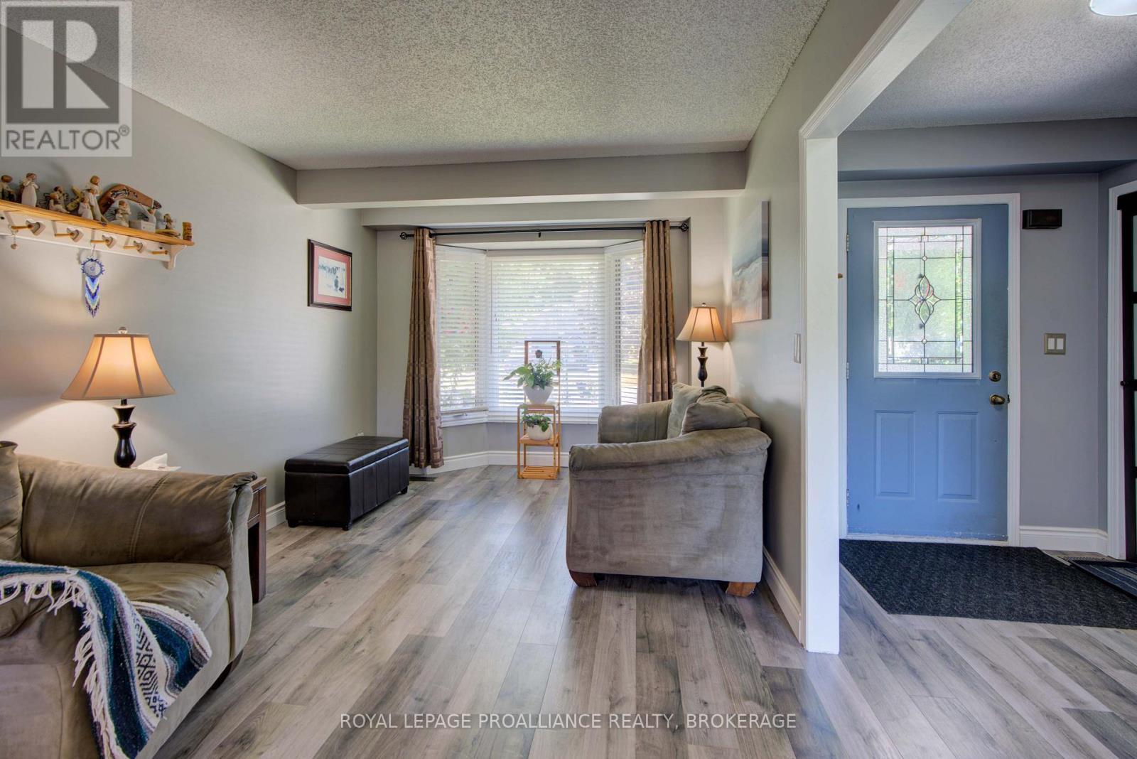 












1078 LOMBARDY STREET

,
Kingston (South of Taylor-Kidd Blvd),




Ontario
K7M8M6

