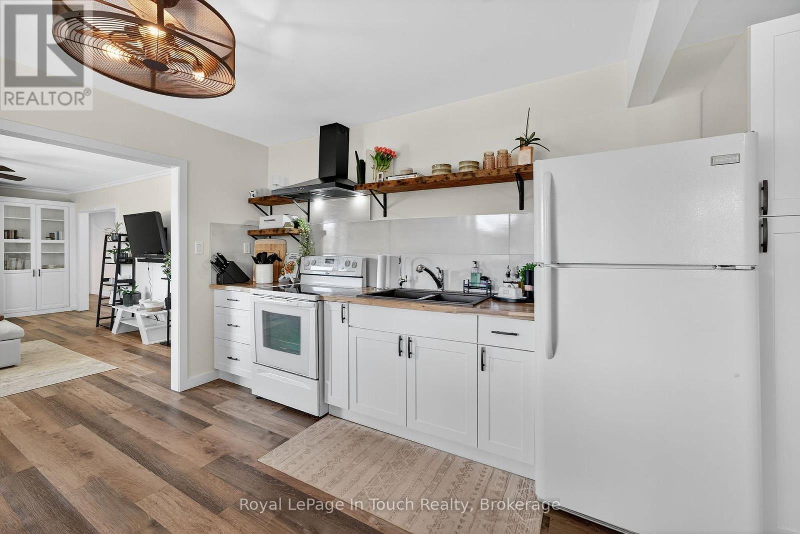 












346 CONCESSION ROAD 13 W

,
Tiny,




Ontario
L0L2J0


